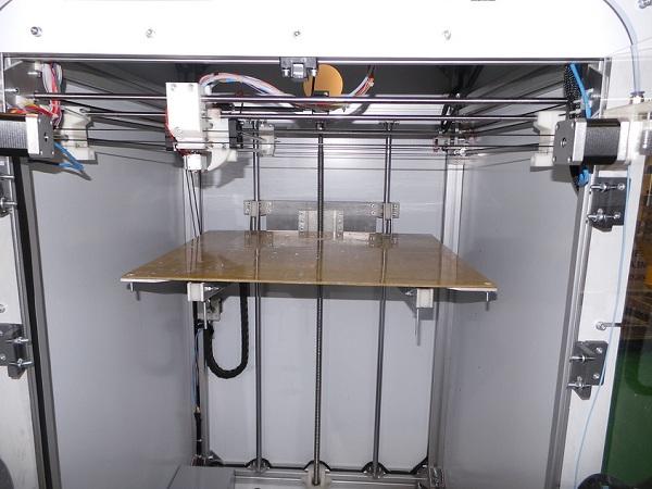 Первый отечественный 3D принтер с самой большой областью печати в своем классе и двумя рабочими экструдерами!